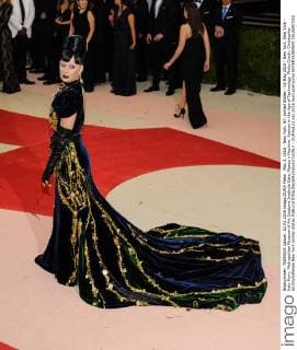 May 2, 2016 - New York, NY, United States - 02 May 2016 - New York, New York - Katy Perry. Metropolitan Museum of Art Costume Institute Gala: Manus x Machina: Fashion in the Age of Technology. Photo Credit: Christopher Smith AdMedia New York United States - ZUMAa123