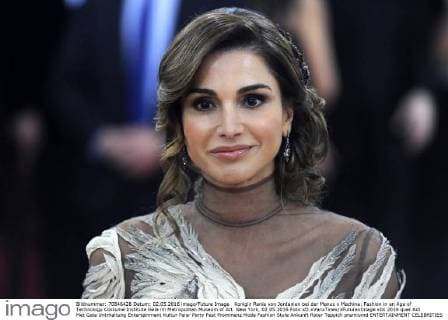 Konigin Rania von Jordanien bei der Manus x Machina: Fashion in an Age of Technology Costume Institute Gala im Metropolitan Museum of Art. New York, 02.05.2016 Foto:xD.xVanxTinex xFuturexImage