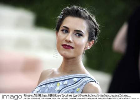 Allison Williams bei der Manus x Machina: Fashion in an Age of Technology Costume Institute Gala im Metropolitan Museum of Art. New York, 02.05.2016 Foto:xD.xVanxTinex xFuturexImage