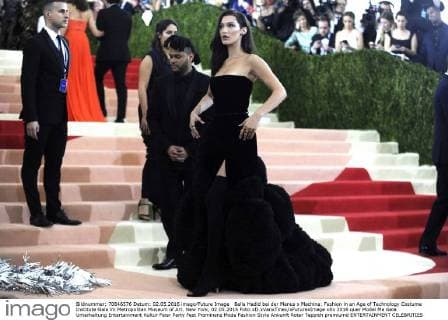 Bella Hadid bei der Manus x Machina: Fashion in an Age of Technology Costume Institute Gala im Metropolitan Museum of Art. New York, 02.05.2016 Foto:xD.xVanxTinex xFuturexImage