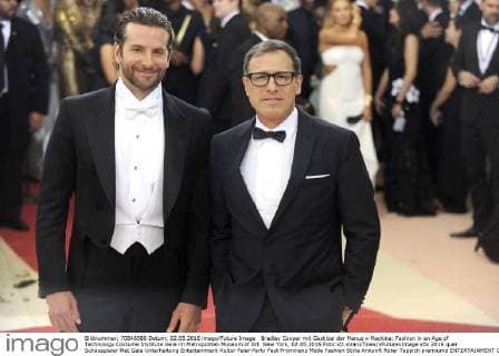 Bradley Cooper mit Gast bei der Manus x Machina: Fashion in an Age of Technology Costume Institute Gala im Metropolitan Museum of Art. New York, 02.05.2016 Foto:xD.xVanxTinex xFuturexImage