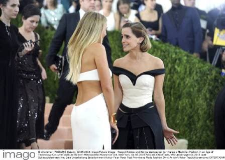 Margot Robbie und Emma Watson bei der Manus x Machina: Fashion in an Age of Technology Costume Institute Gala im Metropolitan Museum of Art. New York, 02.05.2016 Foto:xD.xVanxTinex xFuturexImage