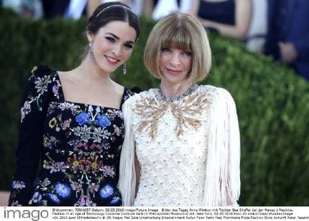 Bilder des Tages Anna Wintour mit Tochter Bee Shaffer bei der Manus x Machina: Fashion in an Age of Technology Costume Institute Gala im Metropolitan Museum of Art. New York, 02.05.2016 Foto:xD.xVanxTinex xFuturexImage