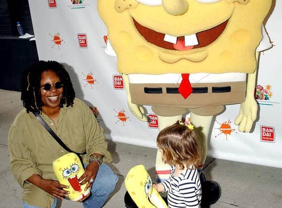 9 20 03 LOWERMANHJATTAN, NYC..10 ANNUAL KIDS FOR KIDS CARNIVAL TO BENEFIT THE ELIZABETH GLASER PEDIATRIC AIDS FOUNDATION..WHOOPI GOLDBERG. 2003.I8009KBA - ZUMAbb3_