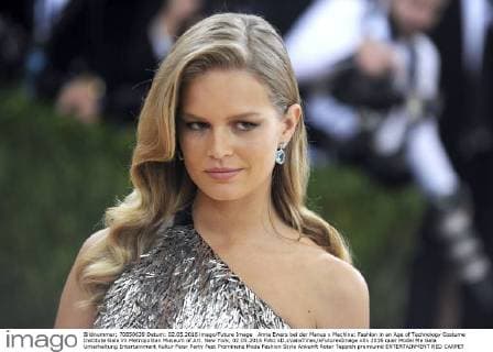 Anna Ewers bei der Manus x Machina: Fashion in an Age of Technology Costume Institute Gala im Metropolitan Museum of Art. New York, 02.05.2016 Foto:xD.xVanxTinex xFuturexImage