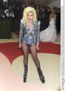 Lady Gaga bei der Manus x Machina: Fashion in an Age of Technology Costume Institute Gala im Metropolitan Museum of Art. New York, 02.05.2016 Foto:xD.xVanxTinex xFuturexImage