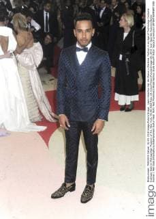 Lewis Hamilton bei der Manus x Machina: Fashion in an Age of Technology Costume Institute Gala im Metropolitan Museum of Art. New York, 02.05.2016 Foto:xD.xVanxTinex xFuturexImage