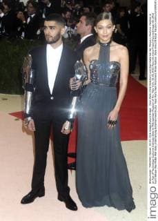Zayn Malik (One Direction) und Gigi Hadid bei der Manus x Machina: Fashion in an Age of Technology Costume Institute Gala im Metropolitan Museum of Art. New York, 02.05.2016 Foto:xD.xVanxTinex xFuturexImage