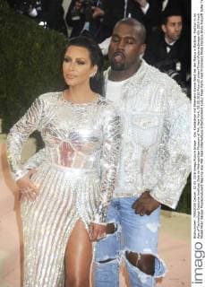 Kim Kardashian mit Ehemann Kanye West bei der Manus x Machina: Fashion in an Age of Technology Costume Institute Gala im Metropolitan Museum of Art. New York, 02.05.2016 Foto:xD.xVanxTinex xFuturexImage