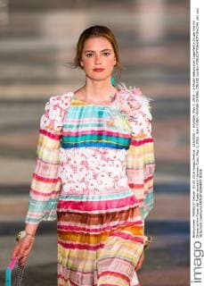 (160504) -- HAVANA, May 3, 2016 -- A Model debuts Karl Lagerfeld s Cruise line for Chanel at the Paseo del Prado street in Havana, Cuba, May 3, 2016. )(dh) CUBA-HAVANA-CHANEL CRUISE LiuxBin 