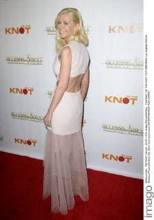 Tara Reid TIE THE KNOT FILM PREMIERE Los Angeles Patrick Rideaux PicturePerfect