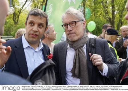 Demonstration in Berlin zum 01. Mai GER, Berlin, 20160501, DGB Demonstration am Brandenburger Tor, mit Politiker Raed Saleh, Matthias Kollatz-Ahnen, Finanzsenator, Berlin