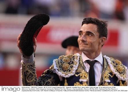 Spanish matador Paco Urena after cuting an ear to his second bulls of the afternoon Apostador (524 kilograms) during the National Fair San Marcos in Aguascalientes, Mexico, 06 May 2016. National Fair San Marcos in Aguascalientes !ACHTUNG: NUR REDAKTIONELLE NUTZUNG!  MEX30 20160507-635981949134173078