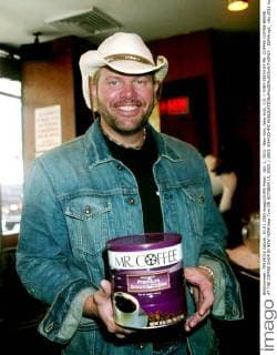 Jan. 1, 2011 - New York, New York, U.S. - TOBY KEITH AT MR. COFFEE COFFEE BREAK AT THE COFFEE SHOP IN NEW YORK New York ON OCTOBER 15, 2003. 2003..K34430HMC - ZUMAmg1_