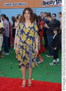Cast member Maya Rudolph, the voice of Matilda in the animated comedy The Angry Birds Movie attends the premiere of the film at the Regency Village Theatre in the Westwood section of Los Angeles on May 7, 2016. Storyline: When an island populated by happy, flightless birds is visited by mysterious green piggies, it s up to three unlikely outcasts - Red, Chuck and Bomb - to figure out what the pigs are up to.  LAP2016050709 JIMxRUYMEN