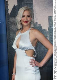 . 09 05 2016. London, United Kingdom. Jennifer Lawrence arriving at the X-Men Apocalypse premiere in London.  xStephenxLockx xi-Imagesx IIM-12619-0026
