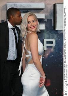 . 09 05 2016. London, United Kingdom. Jennifer Lawrence arriving at the X-Men Apocalypse premiere in London.  xStephenxLockx xi-Imagesx IIM-12619-0037