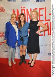 Mängelexemplar Filmpremiere in Berlin Berlin Premiere MAENGELEXEMPLAR Barbara Schoene, Claudia Eisinger, Katja Riemann Ankunft zur Berlin Premiere MAENGELEXEMPLAR im Kino Cinestar in der Kulturbrauerei in Berlin, 09.05.2016
