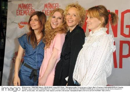 Mängelexemplar Filmpremiere in Berlin Berlin Premiere MAENGELEXEMPLAR Claudia Eisinger, Laura Lackmann, Katja Riemann, Laura Tonke Ankunft zur Berlin Premiere MAENGELEXEMPLAR im Kino Cinestar in der Kulturbrauerei in Berlin, 09.05.2016