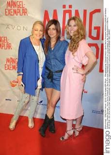 Mängelexemplar Filmpremiere in Berlin Berlin Premiere MAENGELEXEMPLAR Barbara Schoene, Claudia Eisinger, Laura Tonke Ankunft zur Berlin Premiere MAENGELEXEMPLAR im Kino Cinestar in der Kulturbrauerei in Berlin, 09.05.2016