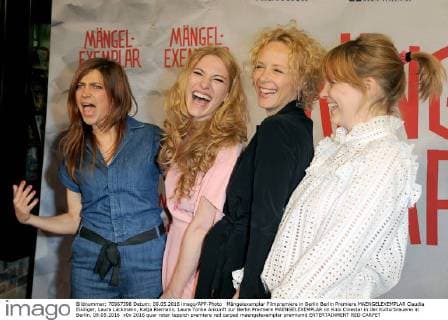 Mängelexemplar Filmpremiere in Berlin Berlin Premiere MAENGELEXEMPLAR Claudia Eisinger, Laura Lackmann, Katja Riemann, Laura Tonke Ankunft zur Berlin Premiere MAENGELEXEMPLAR im Kino Cinestar in der Kulturbrauerei in Berlin, 09.05.2016