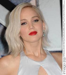 May 9, 2016 - England, United Kingdom - Jennifer Lawrence attends a Global Fan Screening of X-Men Apocalypse at BFI IMAX. United Kingdom - ZUMAs147