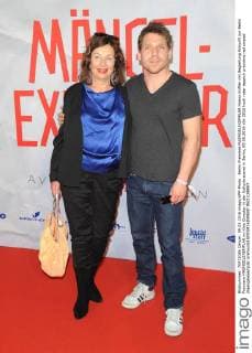 Berlin Premiere MAENGELEXEMPLAR Hanno Koffler mit Begleitung Ankunft zur Berlin Premiere MAENGELEXEMPLAR im Kino Cinestar in der Kulturbrauerei in Berlin, 09.05.2016