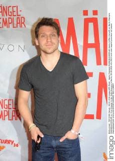 Berlin Premiere MAENGELEXEMPLAR Hanno Koffler Ankunft zur Berlin Premiere MAENGELEXEMPLAR im Kino Cinestar in der Kulturbrauerei in Berlin, 09.05.2016