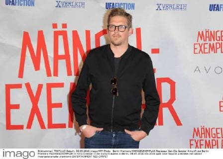 Berlin Premiere MAENGELEXEMPLAR Regisseur Jan-Ole Gerster Ankunft zur Berlin Premiere MAENGELEXEMPLAR im Kino Cinestar in der Kulturbrauerei in Berlin, 09.05.2016