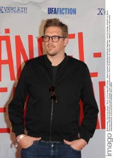 Berlin Premiere MAENGELEXEMPLAR Regisseur Jan-Ole Gerster Ankunft zur Berlin Premiere MAENGELEXEMPLAR im Kino Cinestar in der Kulturbrauerei in Berlin, 09.05.2016