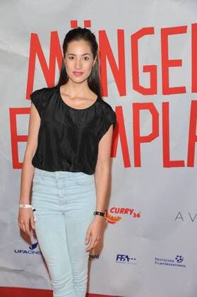 Berlin Premiere MAENGELEXEMPLAR Elena Garcia Gerlach Ankunft zur Berlin Premiere MAENGELEXEMPLAR im Kino Cinestar in der Kulturbrauerei in Berlin, 09.05.2016