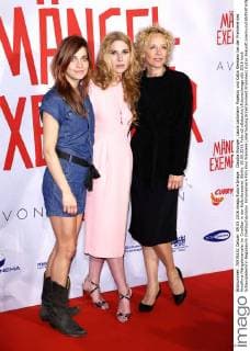 Claudia Eisinger, Laura Lackmann Popescu und Katja Riemann bei der Premiere des Kinofilms Mängelexemplar im CineStar in der Kulturbrauerei. Berlin, 09.05.2016 Foto:xS.xGabschx xFuturexImage