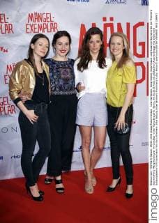 Julia Hartmann, Gina Henkel, Anja Knauer und Susanne Bormann bei der Premiere des Kinofilms Mängelexemplar im CineStar in der Kulturbrauerei. Berlin, 09.05.2016 Foto:xS.xGabschx xFuturexImage