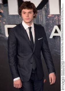X -Men Apocalypse film premiere London.UK. Evan Peters at the X -Men Apocalypse premiere, BFI Imax. 9th May 2016. LMK370-60480-100516. 