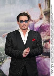 Filmpremiere Alice im Wunderland in London . 10 05 2016. London, United Kingdom . Johnny Depp arriving at the Alice Through the Looking Glass premiere in London.  xStephenxLockx xi-Imagesx IIM-12626-0017