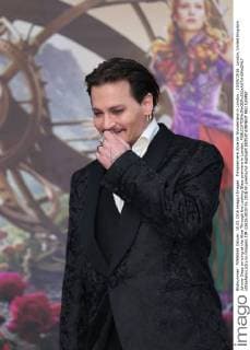 Filmpremiere Alice im Wunderland in London . 10 05 2016. London, United Kingdom . Johnny Depp arriving at the Alice Through the Looking Glass premiere in London.  xStephenxLockx xi-Imagesx IIM-12626-0020