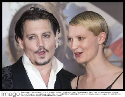 . 10 05 2016. London, United Kingdom. Johnny Depp and Mia Wasikowska arriving at the Alice Through the Looking Glass premiere in London.  xStephenxLockx xi-Imagesx IIM-12626-0056