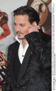 May 10, 2016 - England, United Kingdom - Johnny Depp attends the European Premiere of Alice Through The Looking Glass at Odeon Leciester Square. United Kingdom - ZUMAs147