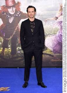 Andrew Scott bei der Premiere des Kinofilms Alice Through the Looking Glass Alice im Wunderland: Hinter den Spiegeln im Odeon Leicester Square. London, 10.05.2016 Andrew Scott  Foto:xS.xVasx xFuturexImage