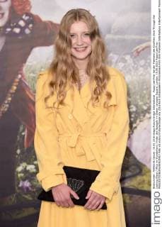 Poppy Lee Friar bei der Premiere des Kinofilms Alice Through the Looking Glass Alice im Wunderland: Hinter den Spiegeln im Odeon Leicester Square. London, 10.05.2016 Poppy Lee Friar  Foto:xS.xVasx xFuturexImage