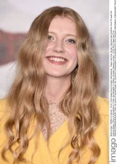 Poppy Lee Friar bei der Premiere des Kinofilms Alice Through the Looking Glass Alice im Wunderland: Hinter den Spiegeln im Odeon Leicester Square. London, 10.05.2016 Poppy Lee Friar  Foto:xS.xVasx xFuturexImage