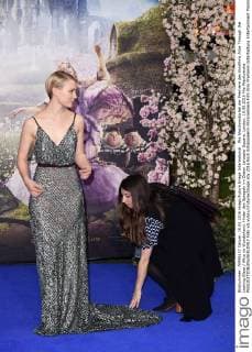 Mia Wasikowska bei der Premiere des Kinofilms Alice Through the Looking Glass Alice im Wunderland: Hinter den Spiegeln im Odeon Leicester Square. London, 10.05.2016 Mia Wasikowska  Foto:xS.xVasx xFuturexImage