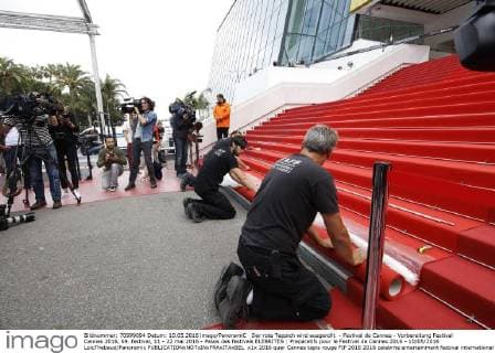 Der rote Teppich wird ausgerollt - Festival de Cannes - Vorbereitung Festival Cannes 2016, 69. festival, 11 - 22 mai 2016 - Palais des festivals ELEBRITES : Preparatifs pour le Festival de Cannes 2016 - 10 05 2016 LoicThebaud Panoramic 