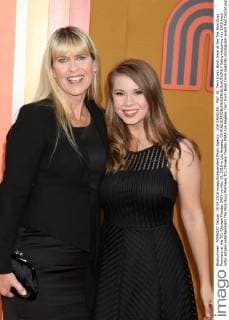 LOS ANGELES - MAY 10: Terri Irwin, Bindi Irwin at the The Nice Guys Premiere at the TCL Chinese Theater IMAX on May 10, 2016 in Los Angeles, CA  KathyxHutchins