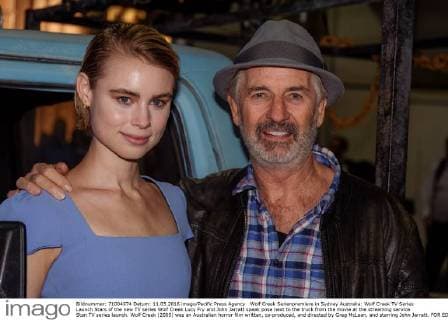 Wolf Creek Serienpremiere in Sydney Australia: Wolf Creek TV Series Launch Stars of the new TV series Wolf Creek Lucy Fry and John Jarratt speak pose next to the truck from the movie at the streaming service Stan TV series launch. Wolf Creek (2005) was an Australian horror film written, co-produced, and directed by Greg McLean, and starring John Jarratt. FOR EDITORIAL USE ONLY.Pacific Press Agency  HughxPeterswald