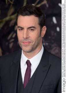 Sacha Baron Cohen bei der Alice Through the Looking Glass Kino Premiere am 10.05.2016 in London Alice Through the Looking Glass Kinopremiere in London, 2016 