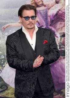 Johnny Depp bei der Alice Through the Looking Glass Kino Premiere am 10.05.2016 in London Alice Through the Looking Glass Kinopremiere in London, 2016 