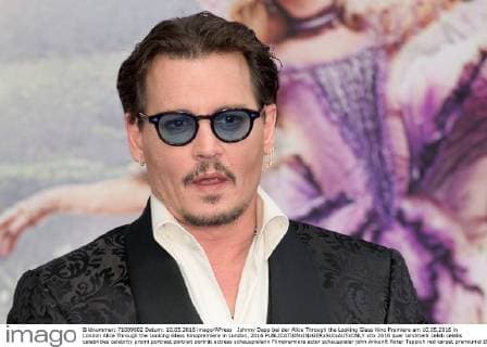 Johnny Depp bei der Alice Through the Looking Glass Kino Premiere am 10.05.2016 in London Alice Through the Looking Glass Kinopremiere in London, 2016 
