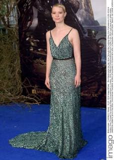 Mia Wasikowska bei der Alice Through the Looking Glass Kino Premiere am 10.05.2016 in London Alice Through the Looking Glass Kinopremiere in London, 2016 