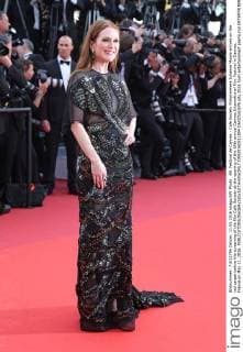69. Festival de Cannes - Cafe Society Filmpremiere Julianne Moore arrives on the red carpet before the screening of the film Cafe Society at the opening of the 69th annual Cannes International Film Festival in Cannes, France on May 11, 2016.  CAN20160511804 DAVIDxSILPA